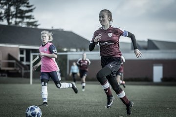 Bild 52 - B-Juniorinnen Halstenbek-Rellingen - Hamburger SV 2 : Ergebnis: 3:8